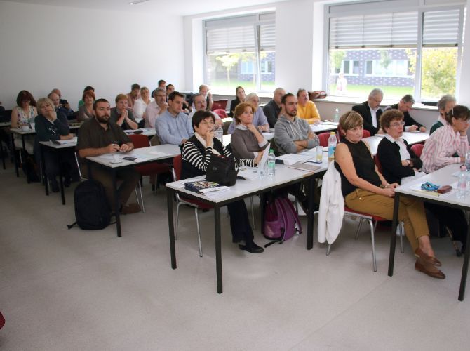 I-T SHAPE (European Level Competitive IT Certification for the Hungarian Vocational Education)